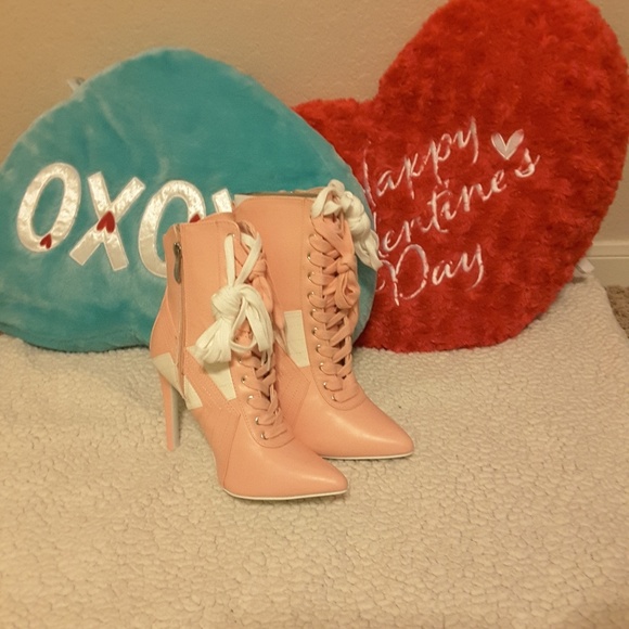 pink leather boots - Picture 3 of 5